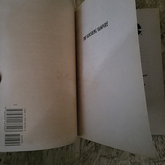 The Vanishing Vampire - Clue #15 by Dona Smith; A. E. Parker 1997 Vtg 1st Ed PB - Picture 3 of 9